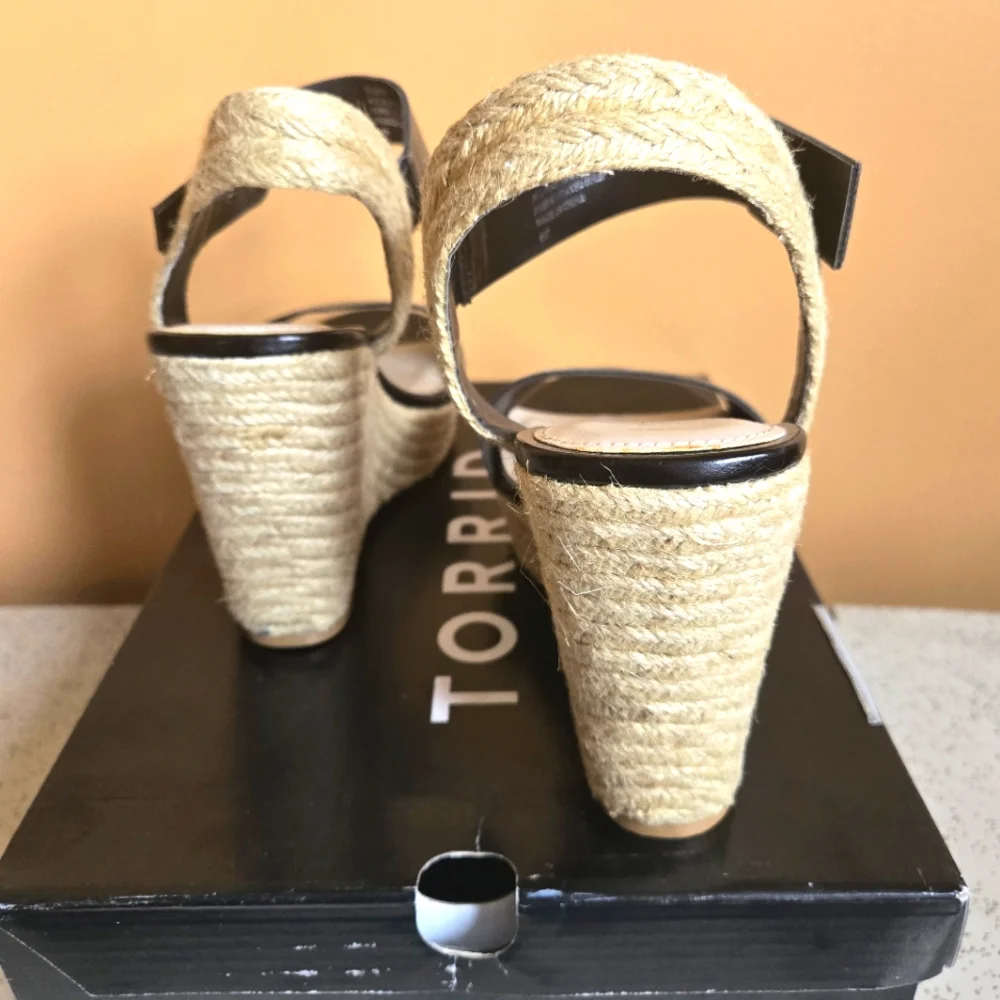 torrid these wedges
